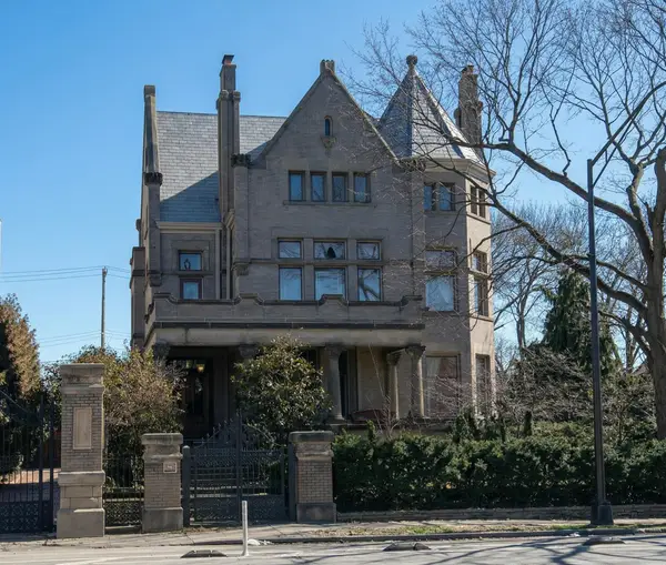 875 E Broad Street, Columbus, OH 43205