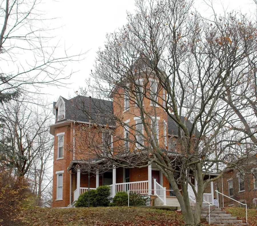 229 N Sandusky Street, Delaware, OH 43015 - #2