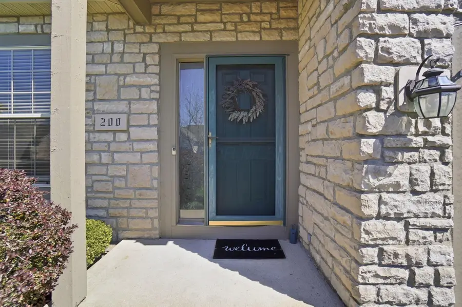 200 Pebble Creek Drive, Pataskala, OH 43062 - #3