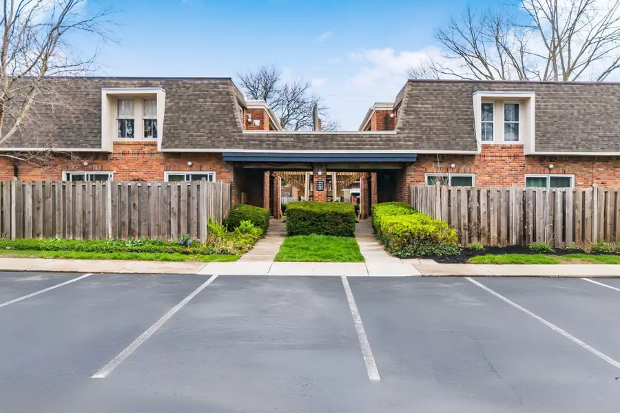 1474 Lafayette Drive, Columbus, OH 43220 - #3