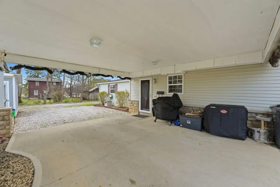 403 S Walnut Street, Baltimore, OH 43105 - #2