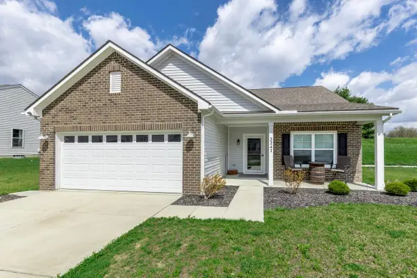 2241 Brookside Drive, Lancaster, OH 43130