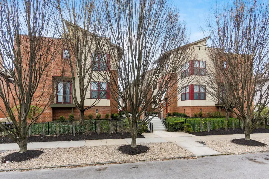 587 E Rich Street, Columbus, OH 43215 - #3