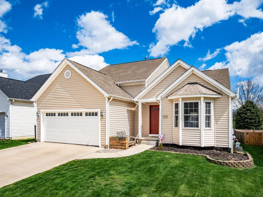 8572 Fernbrook Drive, Lewis Center, OH 43035 - #2