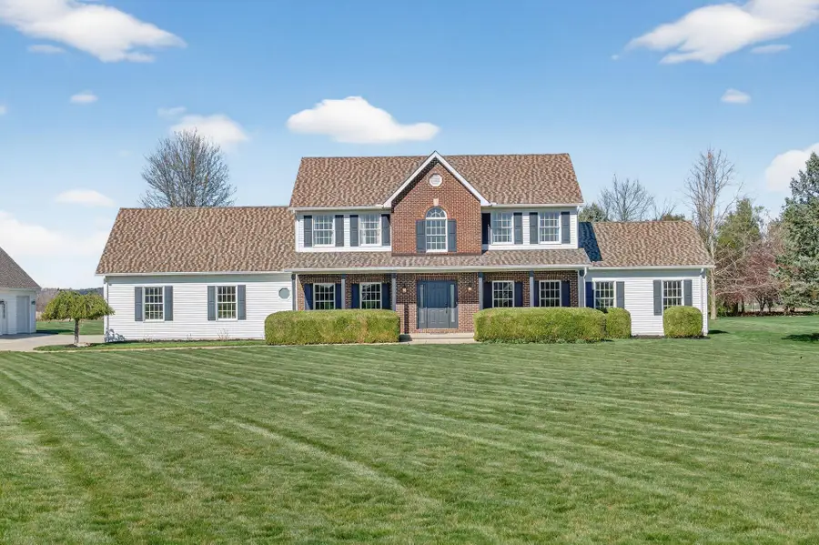 4645 Meadowgrove Drive Nw, Carroll, OH 43112 - #2