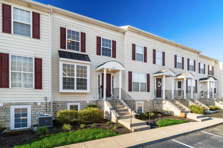 7005 Monarchos Drive, New Albany, OH 43054 - #2