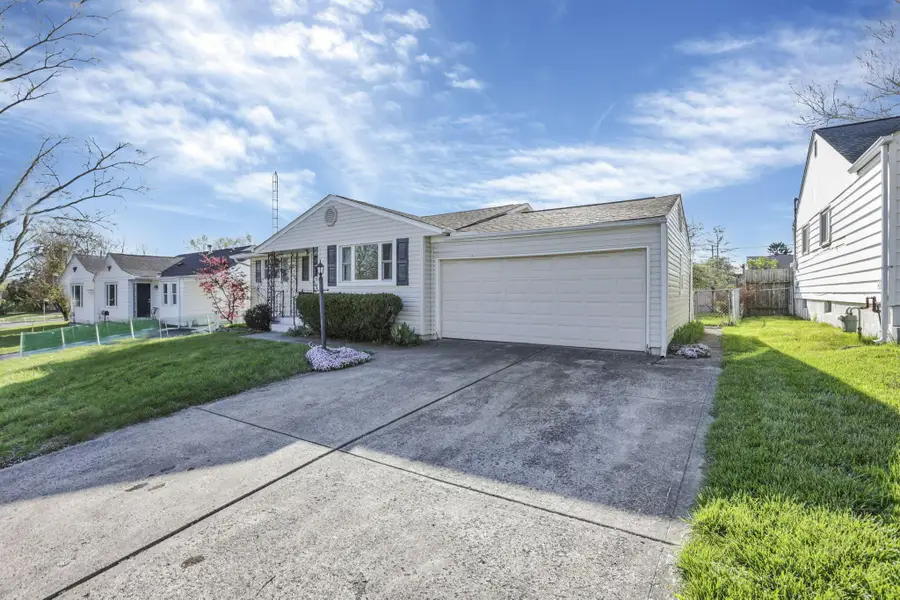 1093 Harwood Drive, Columbus, OH 43228 - #3