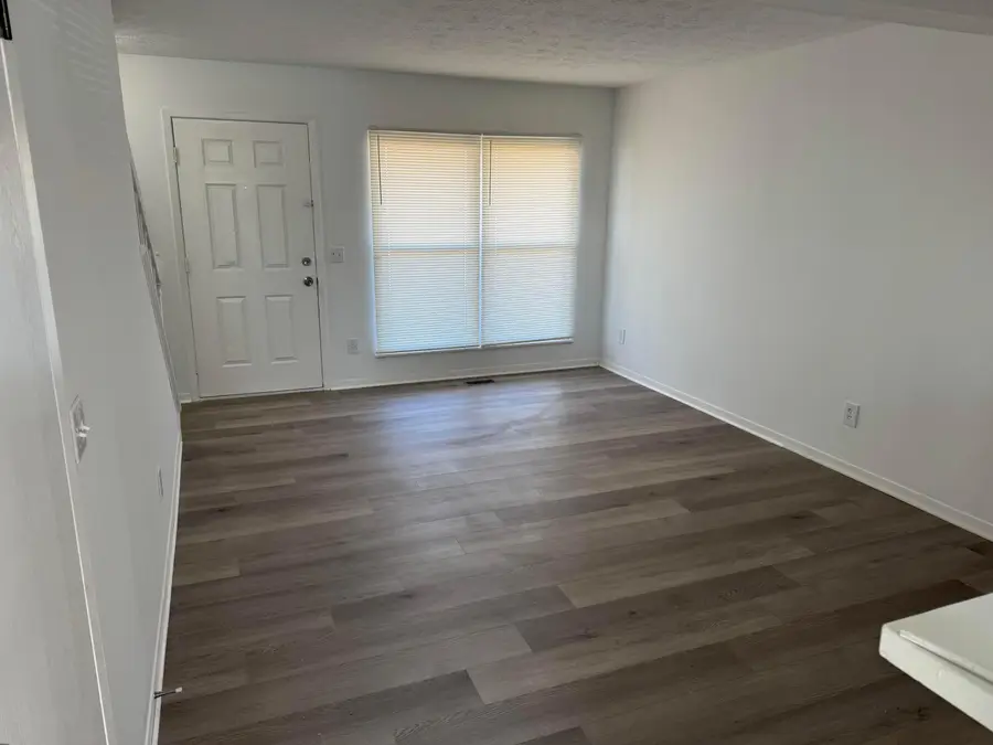 2951-2963 Southwest Boulevard, Grove City, OH 43123 - #3