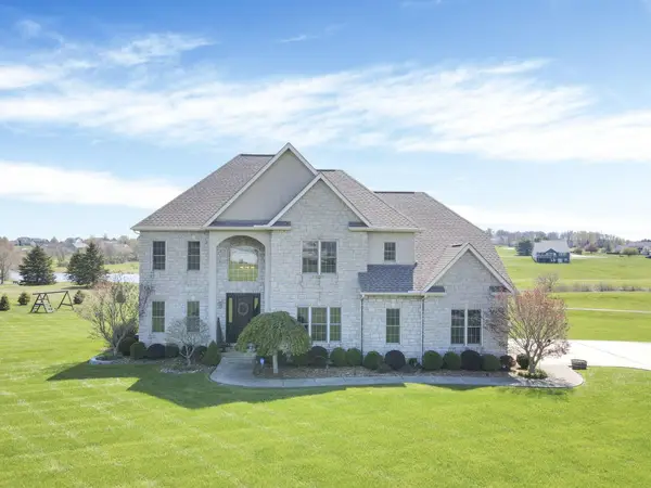 8547 Heather Lake Drive Nw, Canal Winchester, OH 43110