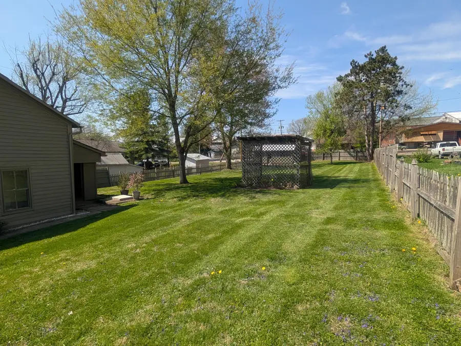 114 W Sheridan Avenue, Somerset, OH 43783 - #3