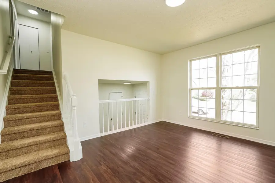 6617 Winbarr Way, Canal Winchester, OH 43110 - #2