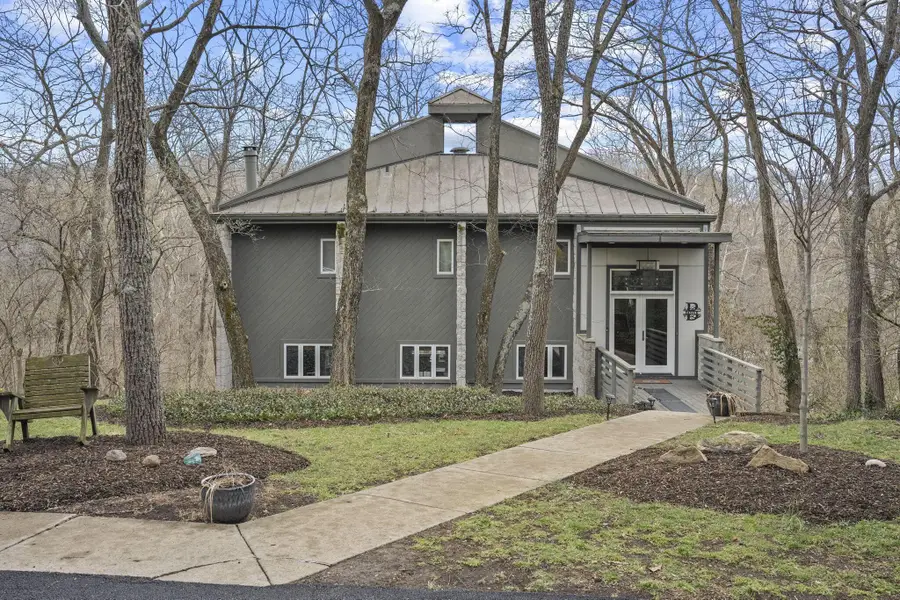 7985 Riverside Drive, Dublin, OH 43016 - #2