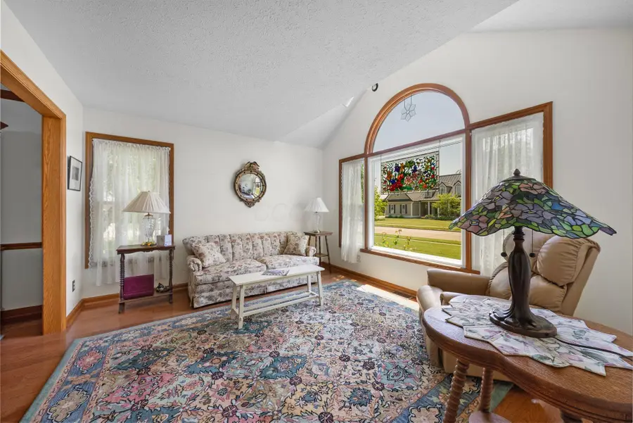 1102 Farmington Lane, Washington Court House, OH 43160 - #3