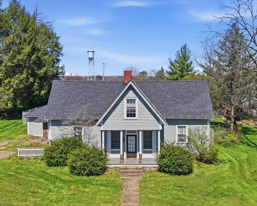122 W Sandusky Street, Fredericktown, OH 43019 - #2
