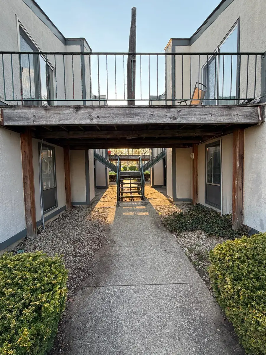 4645 Merrimar Circle E, Columbus, OH 43220 - #2