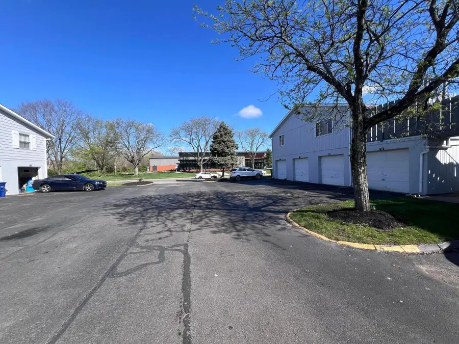 2470 Nassau Drive, Columbus, OH 43232 - #2