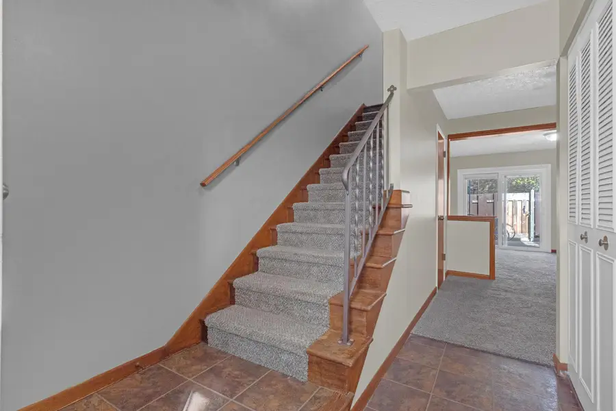 1326 Woodbrook Lane, Columbus, OH 43223 - #3