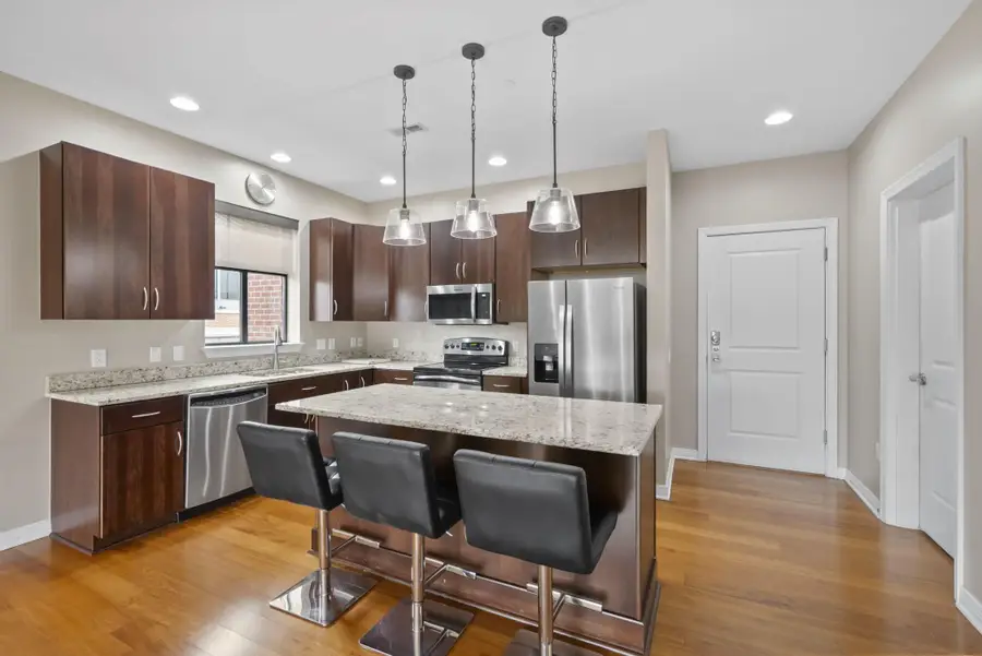 250 Daniel Burnham Square, Columbus, OH 43215 - #2