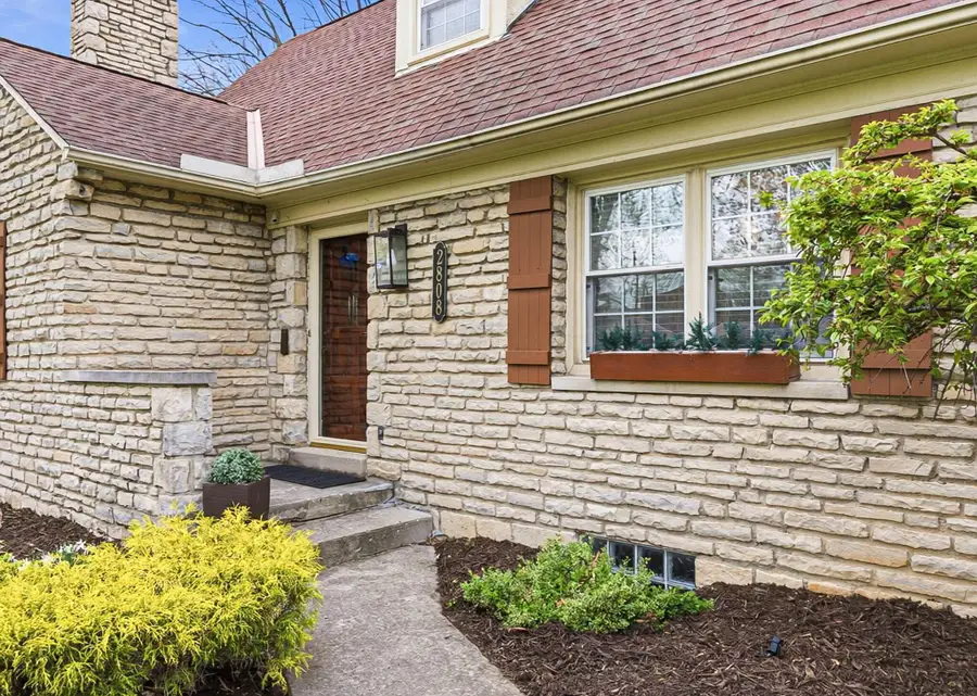 2808 E Broad Street, Columbus, OH 43209 - #2