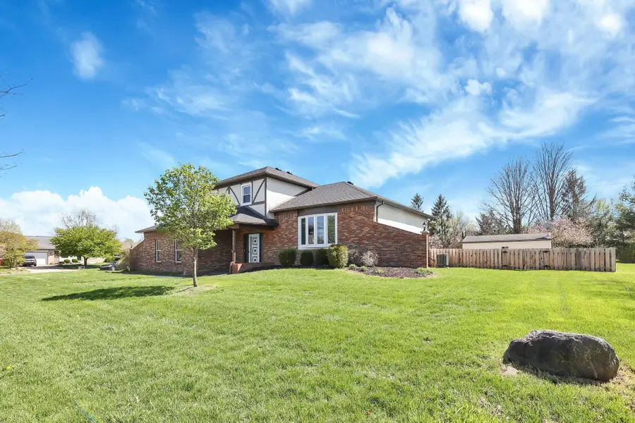6347 Moundview Place, Grove City, OH 43123 - #3