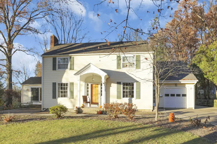 1105 E Chestnut Street, Mount Vernon, OH 43050 - #2