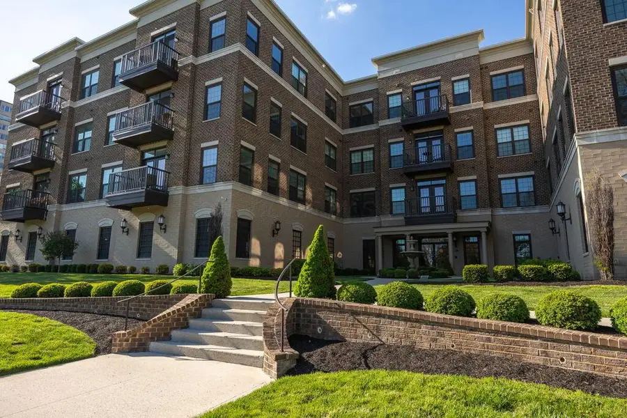1670 E Broad Street, Columbus, OH 43203 - #2