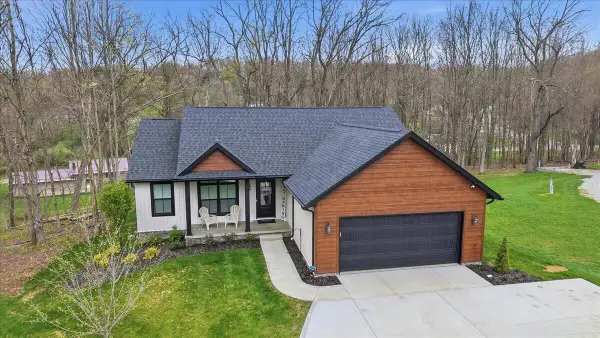353 Valleybrook Circle, Howard, OH 43028