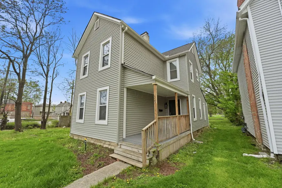 323 W Park Avenue, Columbus, OH 43223 - #2