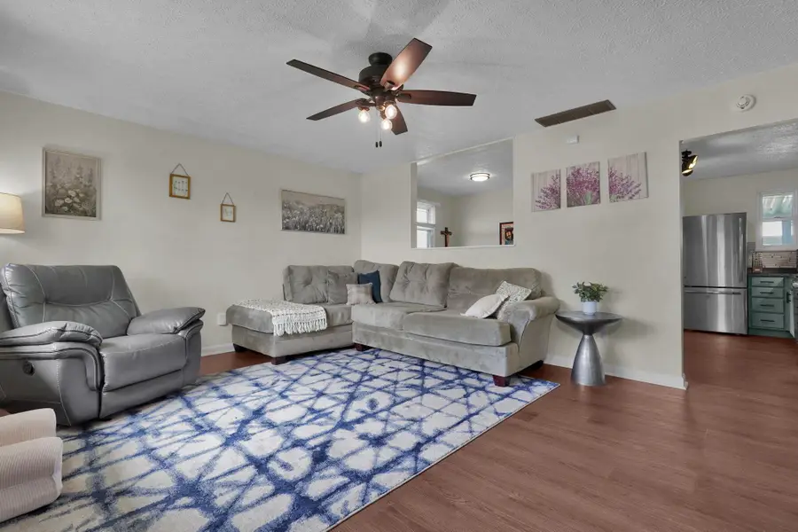 2690 Kenny Lane, Grove City, OH 43123 - #3