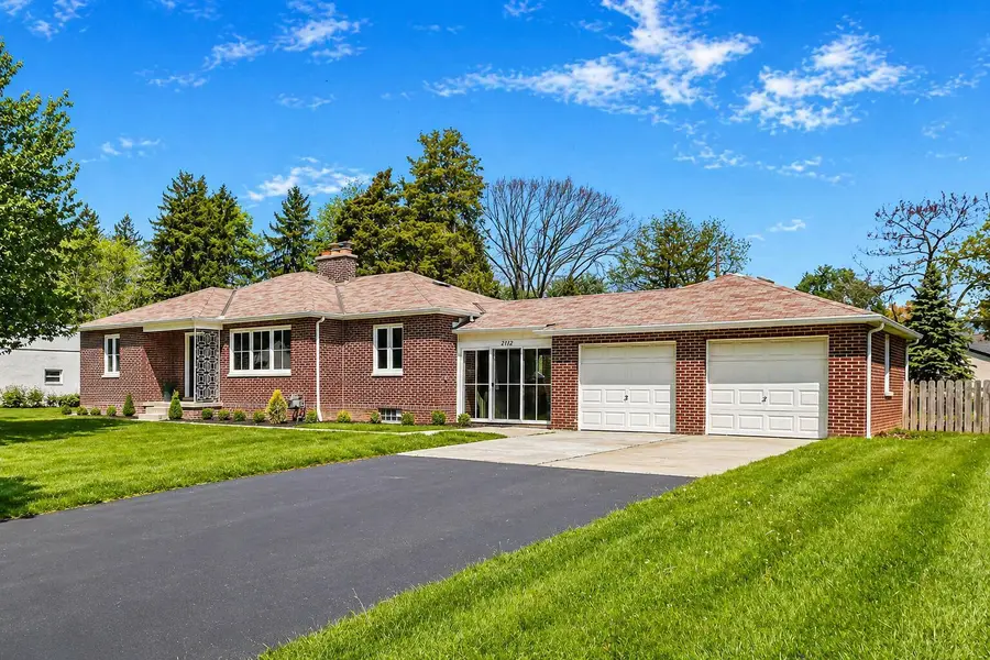 2112 Cresthill Drive, Upper Arlington, OH 43221 - #2