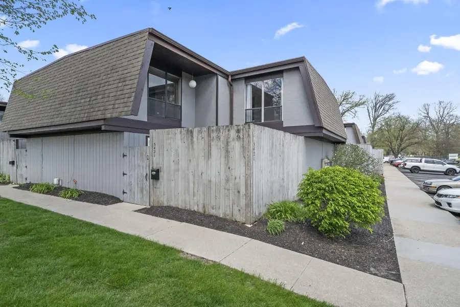 5421 Worthington Forest Place E, Columbus, OH 43229 - #3