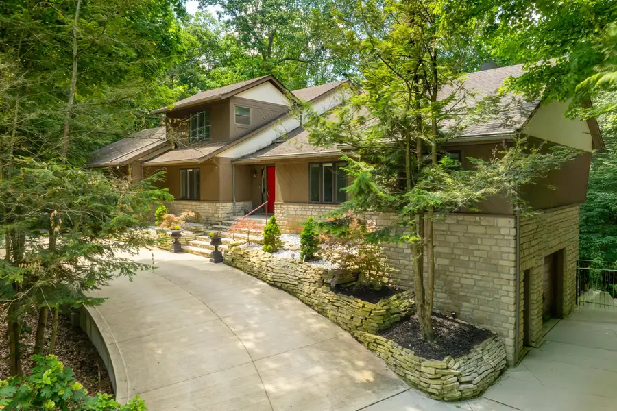 630 Woods Hollow Lane, Powell, OH 43065 - #2