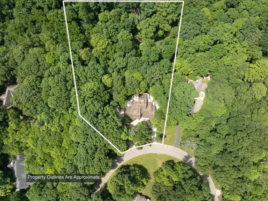 630 Woods Hollow Lane, Powell, OH 43065 - #3