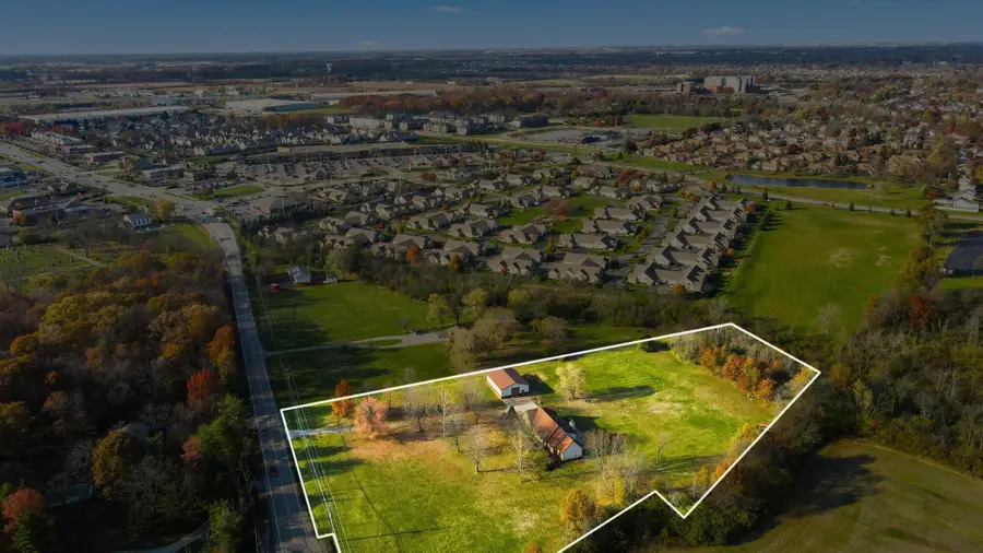 2392 London Groveport Road, Grove City, OH 43123 - #2