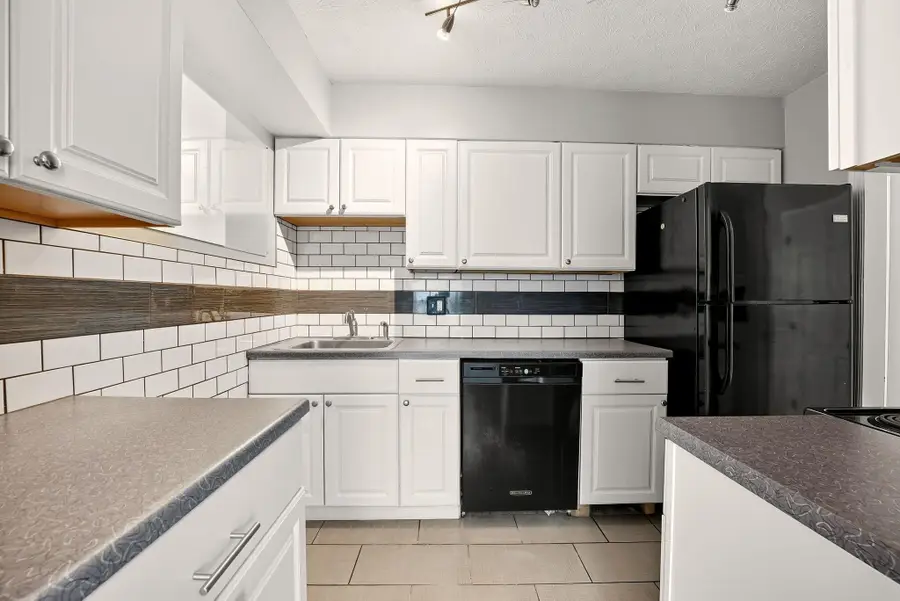 5366 Yorkshire Vill Lane, Columbus, OH 43232 - #3