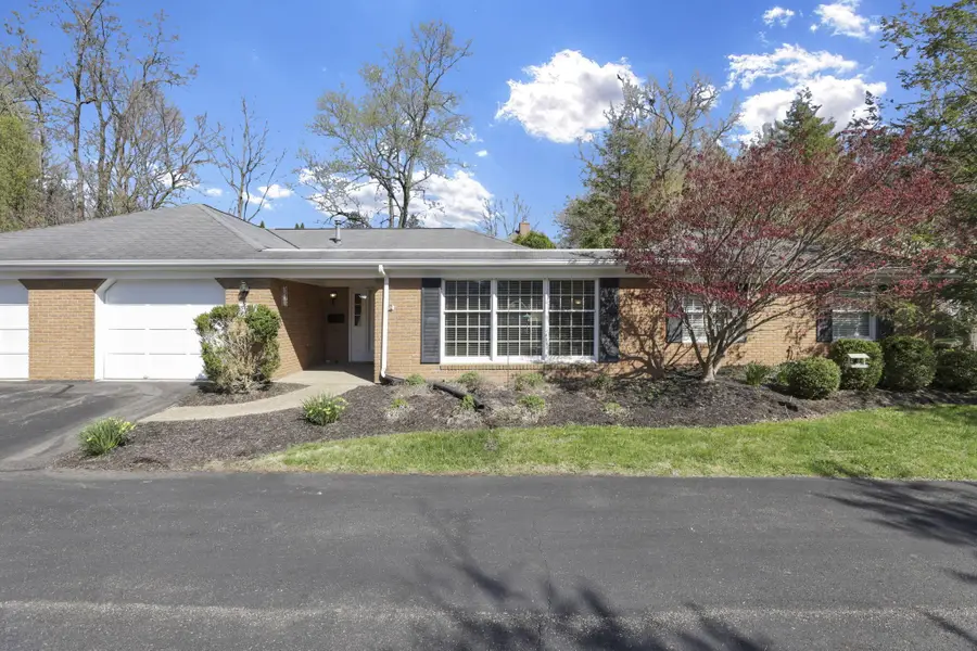 524 W Broadway, Granville, OH 43023 - #2