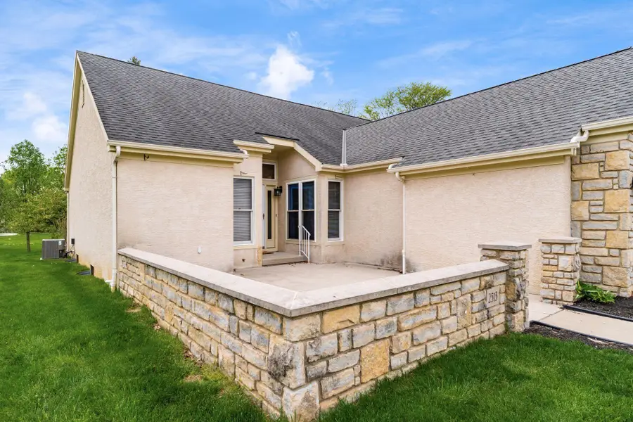 2513 Vililly Circle E, Grove City, OH 43123 - #3