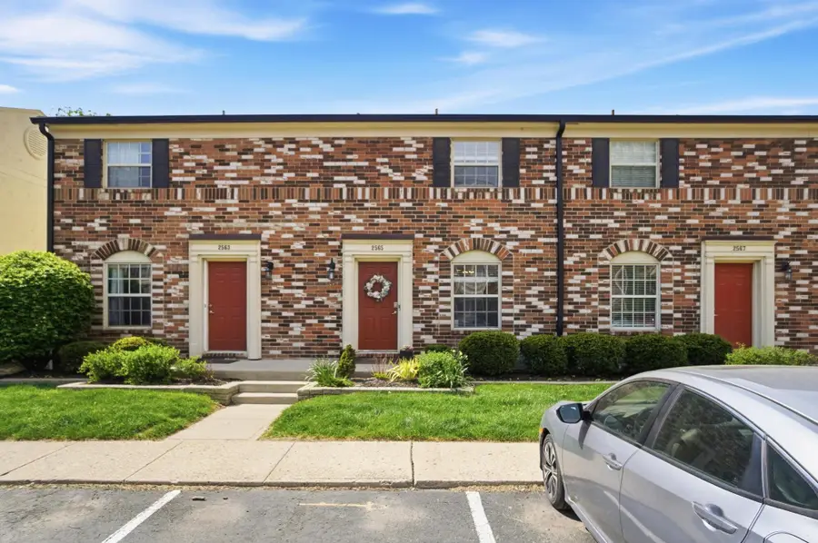 2565 Olde Hill Court S, Columbus, OH 43221 - #3
