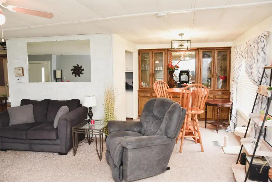 696 Riviera Court, Columbus, OH 43207 - #3