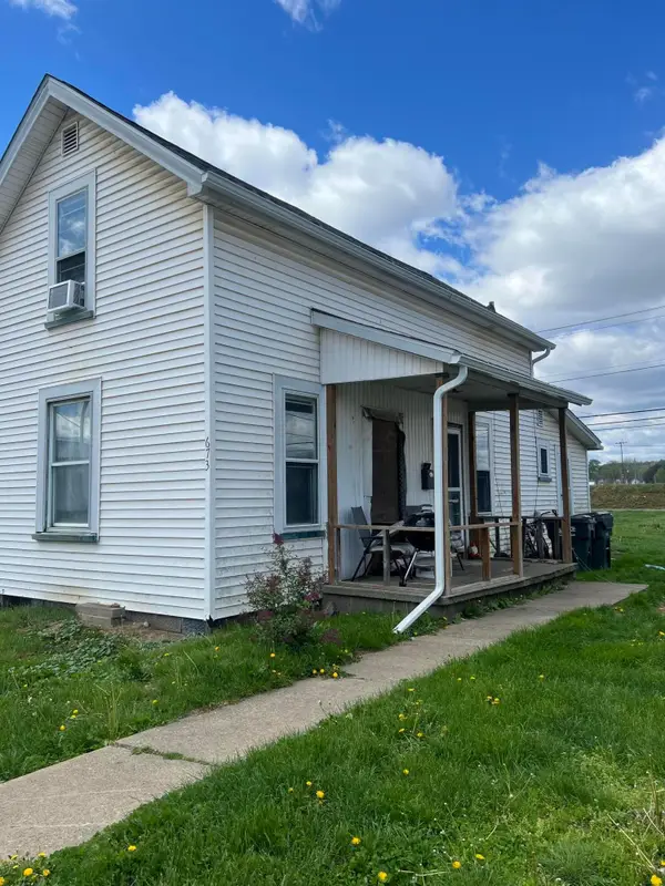 673 John Street, Coshocton, OH 43812