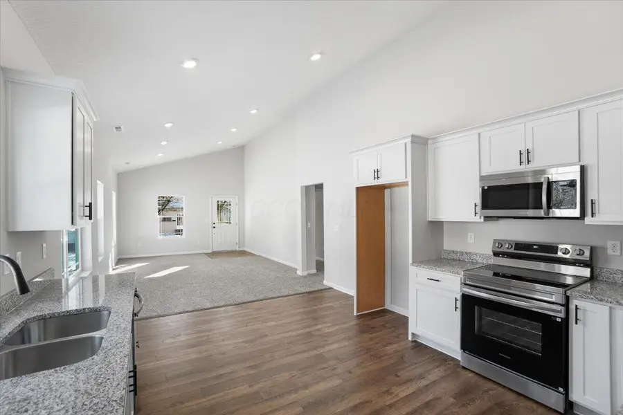 517 E Chillicothe Avenue, Bellefontaine, OH 43311 - #2