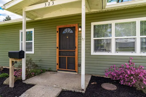 323 Cedarcrest Avenue, Newark, OH 43055