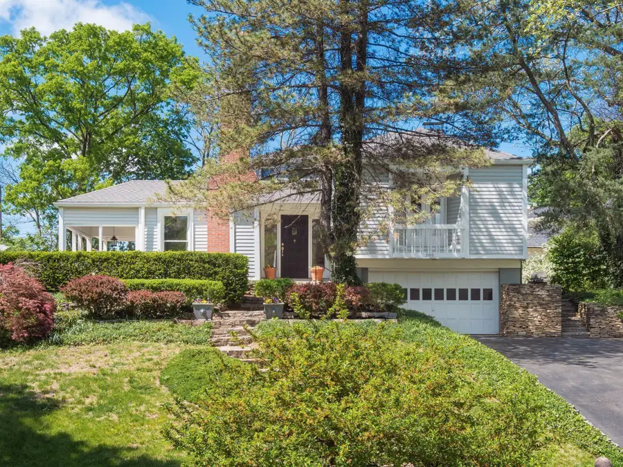 2112 Lower Chelsea Road, Upper Arlington, OH 43212 - #3