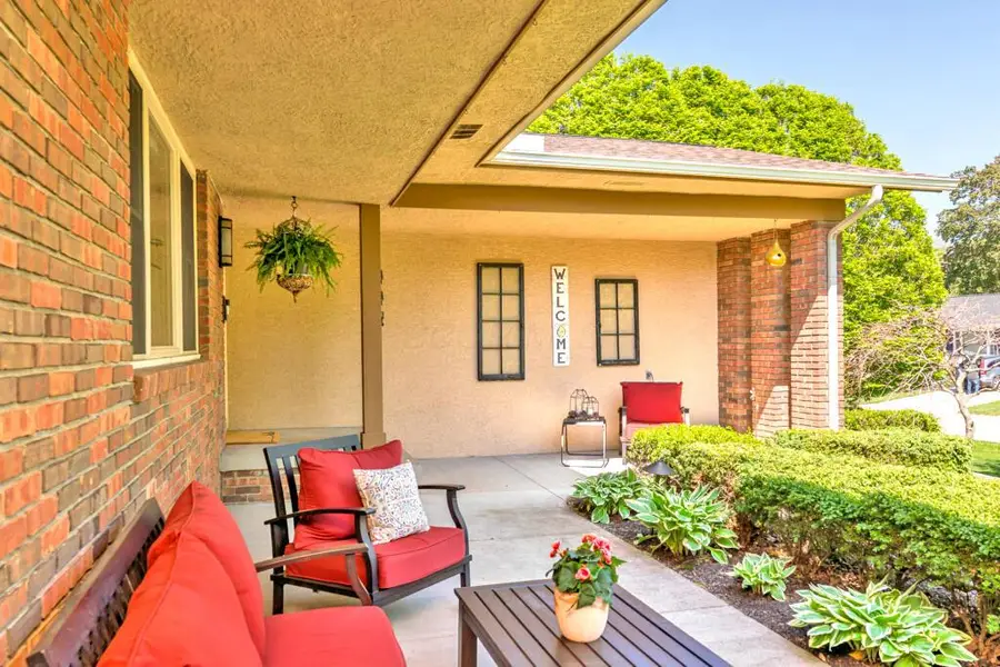 445 Fairlawn Drive, Columbus, OH 43214 - #3