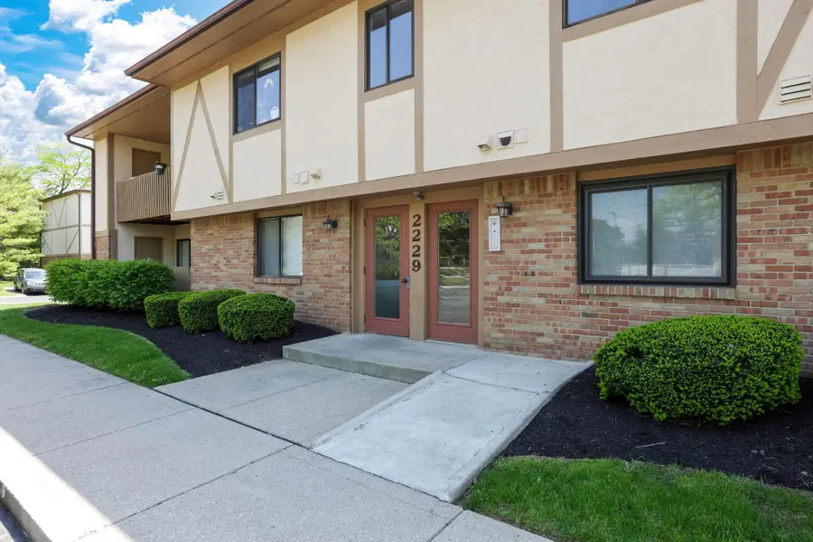 2229 Hedgerow Road, Columbus, OH 43220 - #2