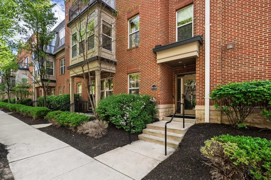 936 Perry Place, Columbus, OH 43215 - #3