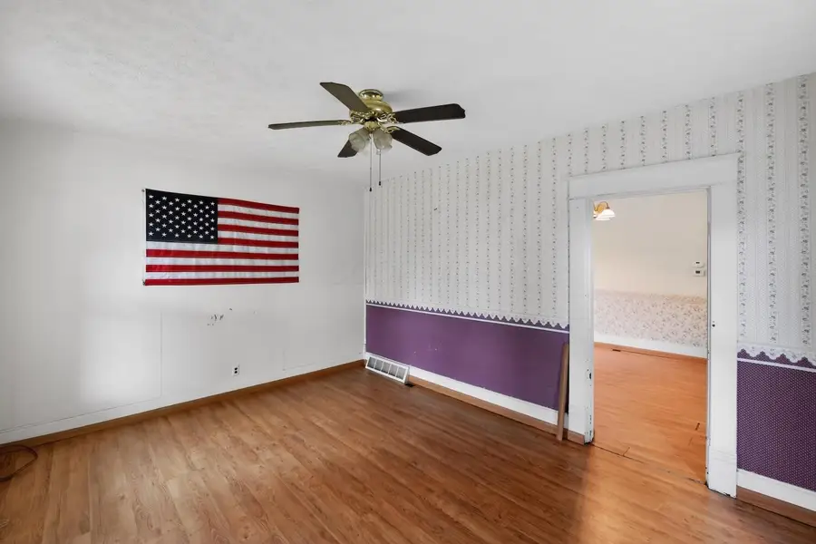 1203 W Vine Street, Mount Vernon, OH 43050 - #3