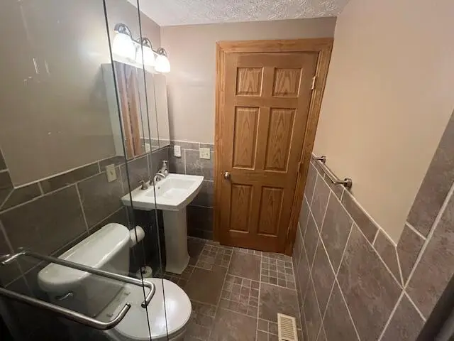 707 Cherry Hollow Road, Columbus, OH 43228 - #2