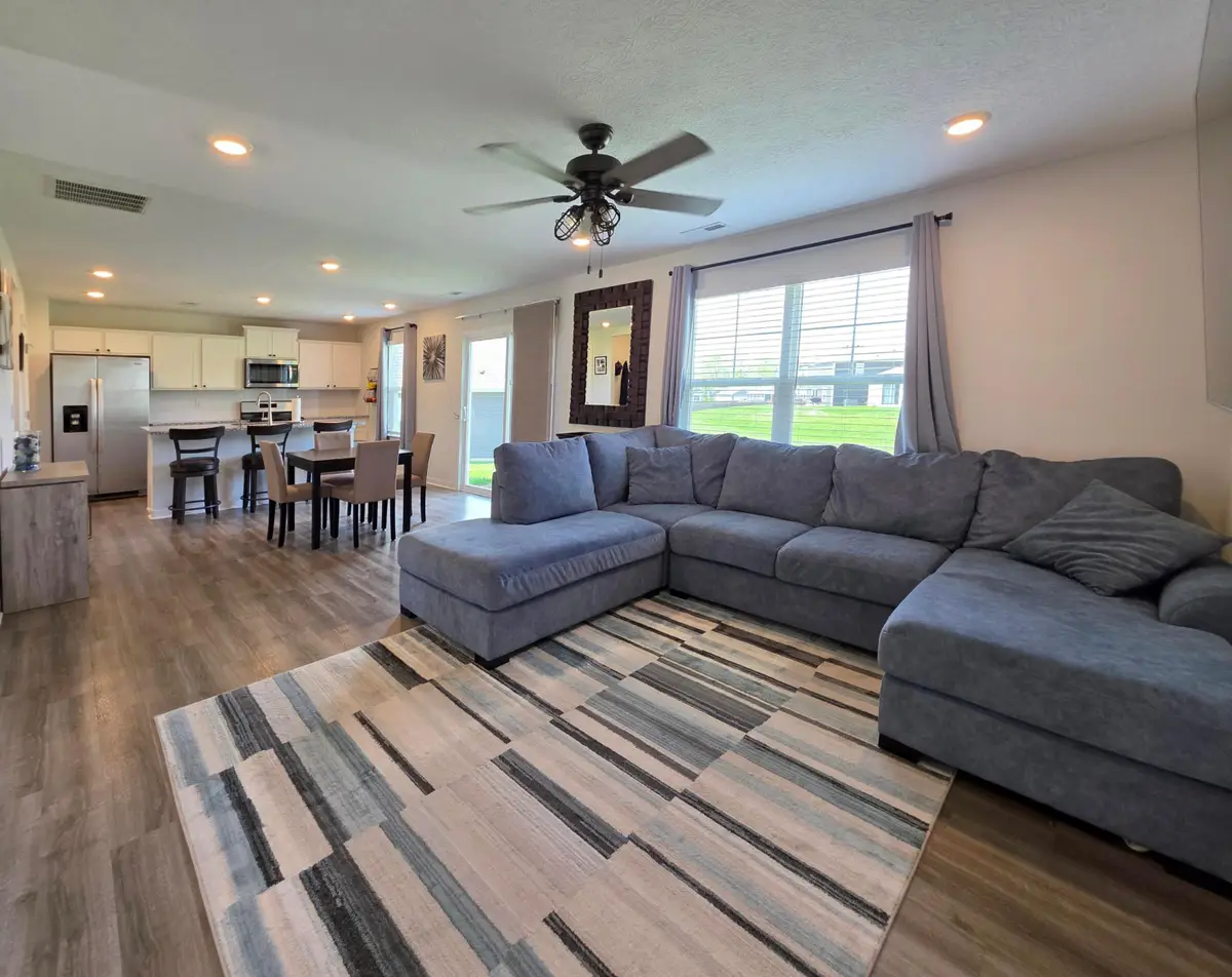428 Saint James Gate, Newark, OH 43055 - #1