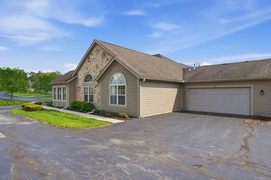 124 Jamie Lynn Circle, Pickerington, OH 43147 - #3
